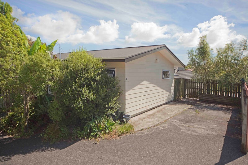 128B Hutchinson Avenue, New Lynn, Auckland - Carousel 1