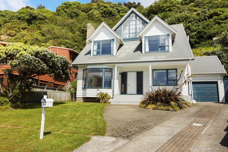 204 Evans Bay Parade, Hataitai, Wellington - Carousel 1