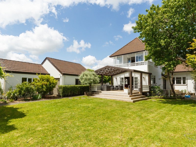 412 Ruahine Street, Terrace End, Palmerston North - Carousel 1