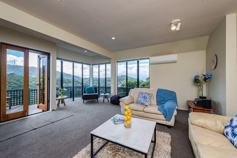 8 Cavalry Close, Crofton Downs, Wellington - Carousel 2