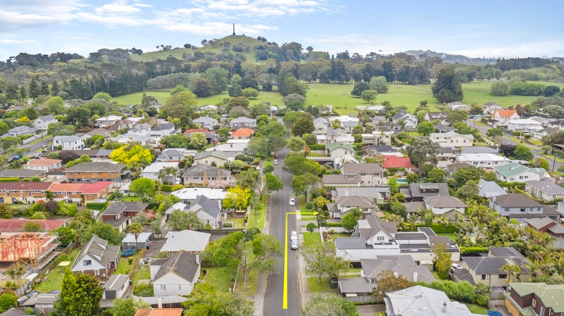 12 Kowhatu Road, One Tree Hill, Auckland - Carousel 19