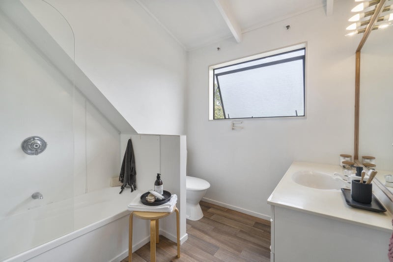 34A Kings Road, Mount Roskill, Auckland - Carousel 13