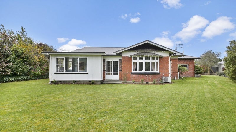 2 Gamblins Road, Saint Martins, Christchurch - Carousel 23