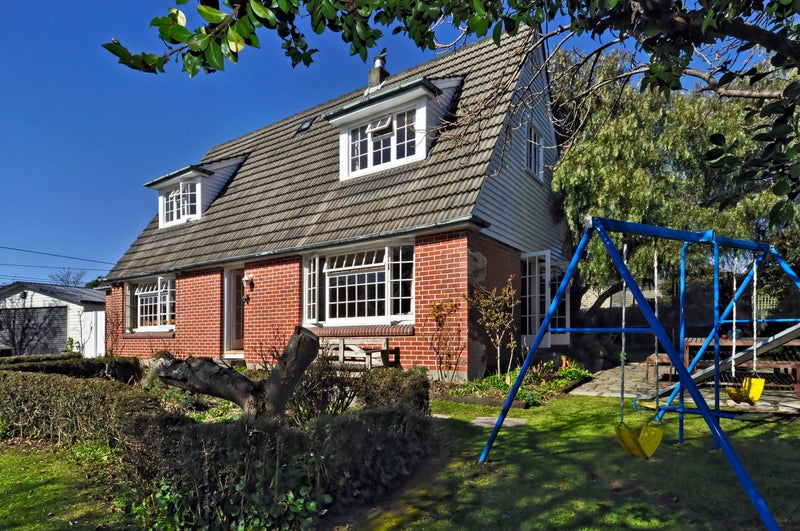 11 Claxton Place, Saint Martins, Christchurch - Carousel 2