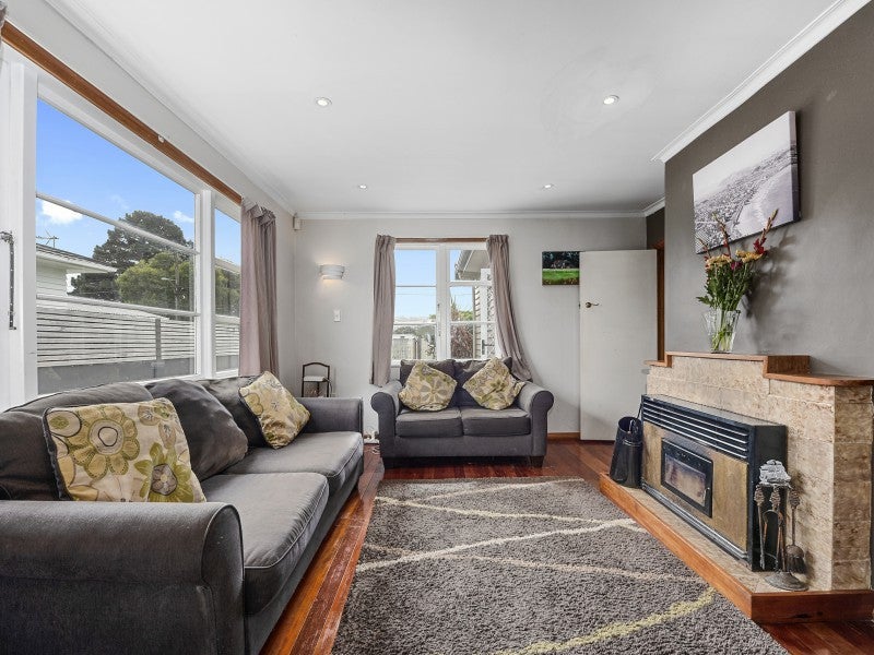 21 East Street, Petone, Lower Hutt - Carousel 2