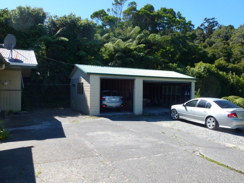 7 Redwood Place, Karoro, Greymouth - Carousel 2