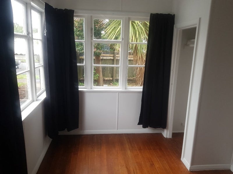 43 Aroha Avenue, Sandringham, Auckland - Carousel 20