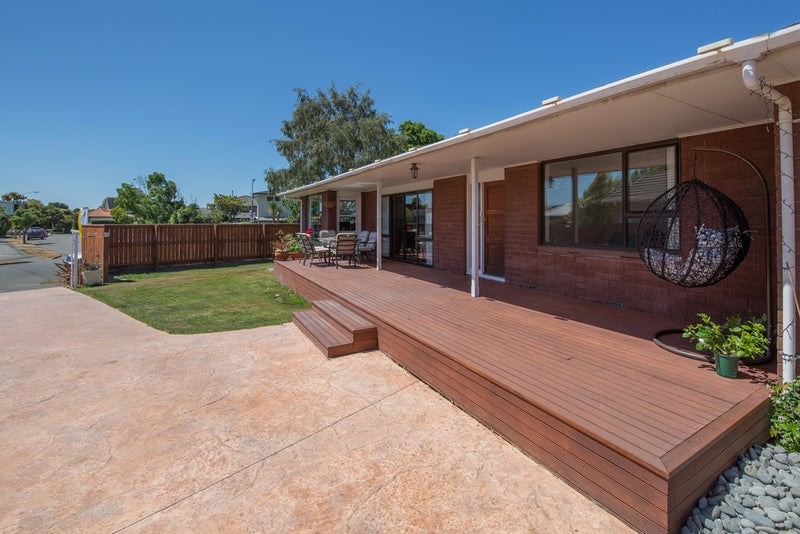 3 Delaware Crescent, Russley, Christchurch - Carousel 1