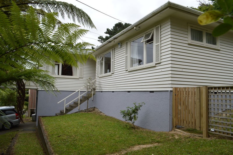 26 Chester Road, Tawa, Wellington - Carousel 1
