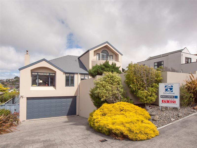 21 Derry Hill, Churton Park, Wellington - Carousel 1