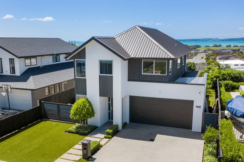 12 Thistle Close, Beachlands, Auckland - Carousel 1