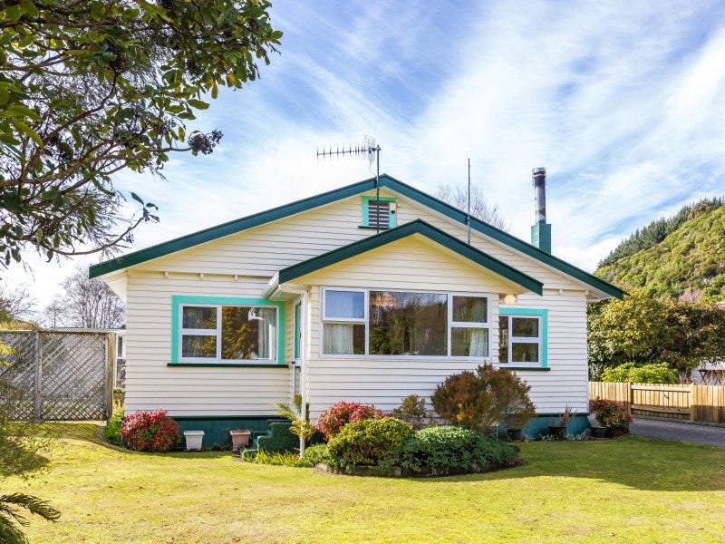 6 Parekarangaranga Street, Turangi - Carousel 2