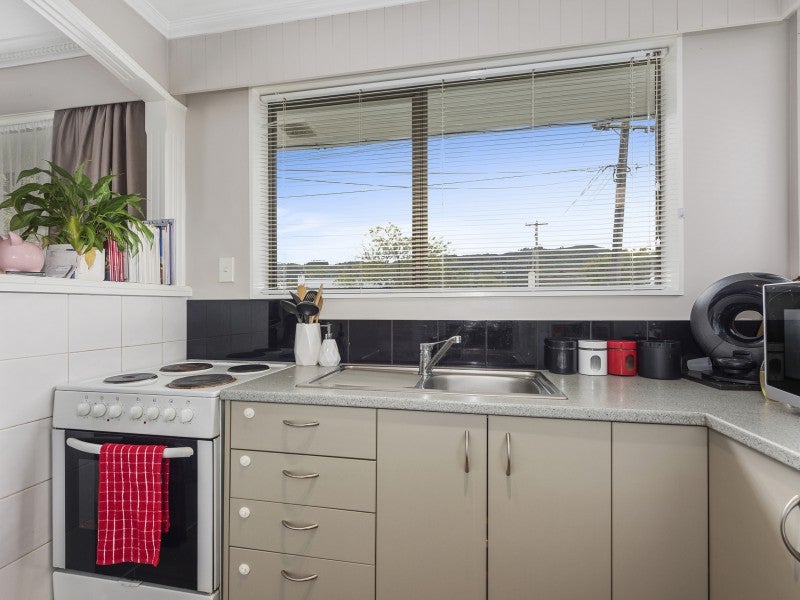 14 Kowhai Avenue, Ebdentown, Upper Hutt - Carousel 2