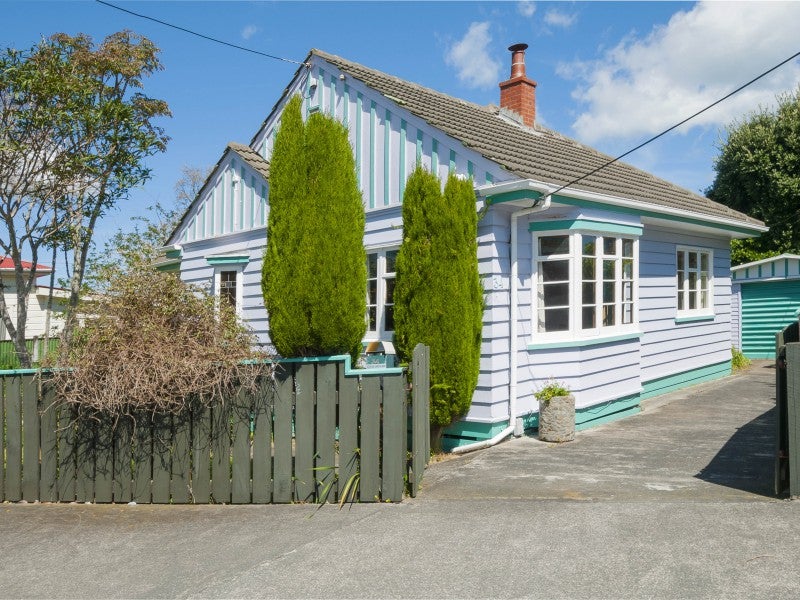 34 Riddlers Crescent, Petone, Lower Hutt - Carousel 1