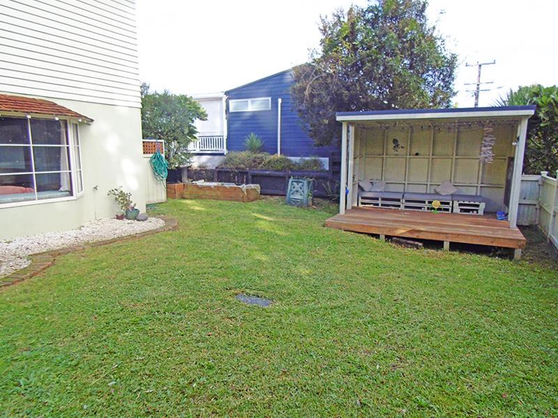 66 Kauri Point Road, Laingholm, Auckland - Carousel 15