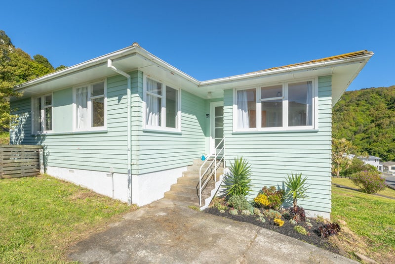 60 Rangituhi Crescent, Takapuwahia, Porirua - Carousel 1