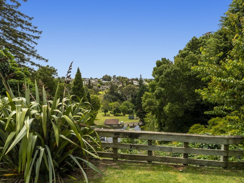 100 Ridge Street, Otumoetai, Tauranga - Carousel 2