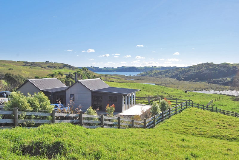 27 Waterview Crescent, Kaiwaka - Carousel 1