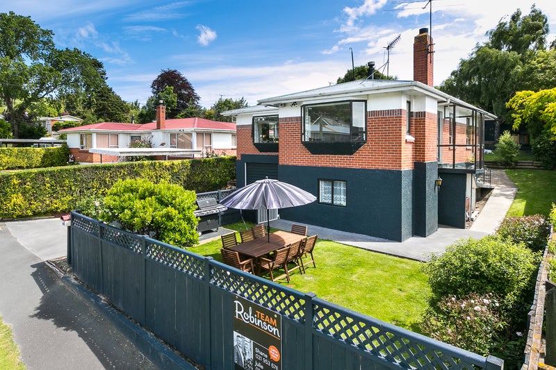 35 Elwyn Crescent, Green Island, Dunedin - Carousel 1