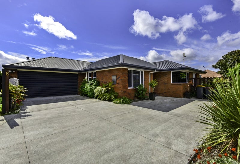 2/6 Parkwood Place, Parklands, Christchurch - Carousel 1