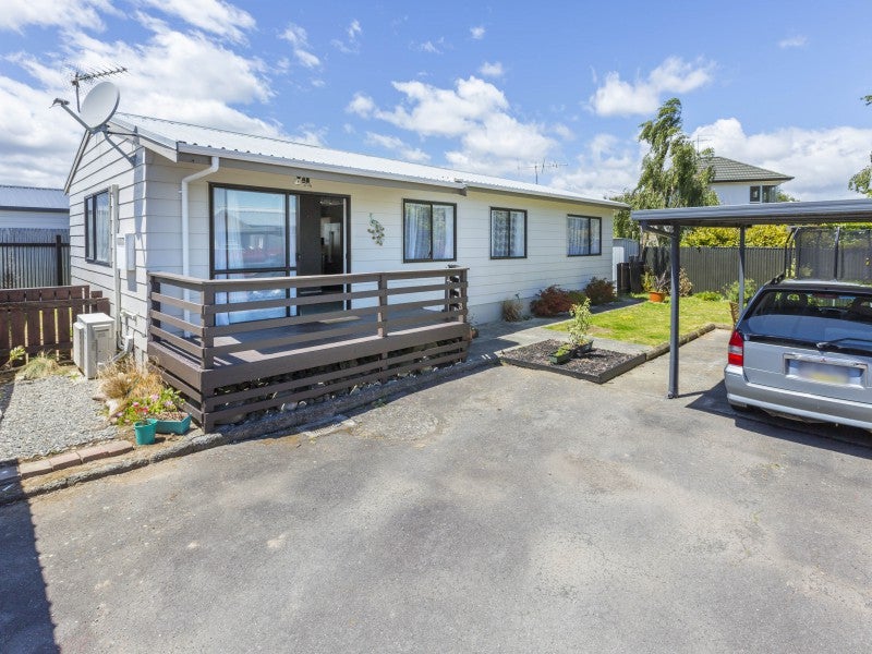 2/14 Ngata Grove, Trentham, Upper Hutt - Carousel 1