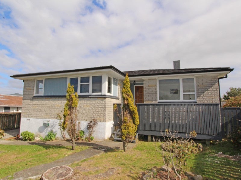 59 Beauzami Crescent, Ascot Park, Porirua - Carousel 1