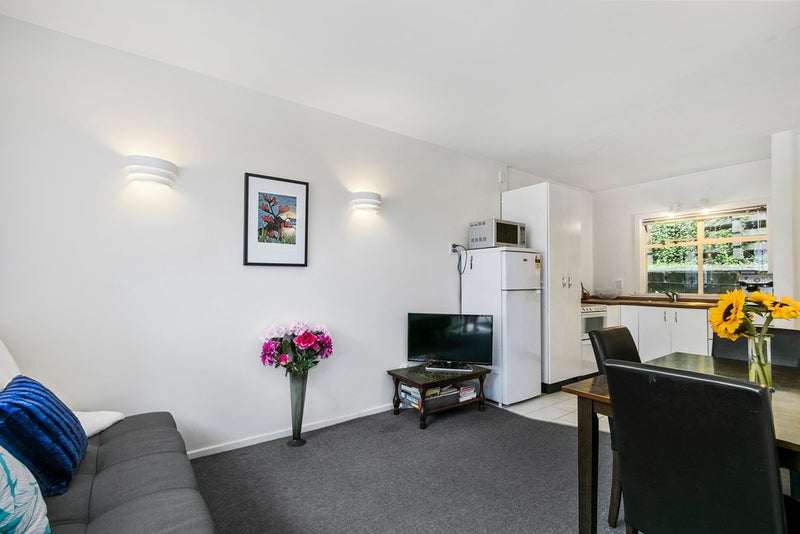 8/51 Adams Terrace, Aro Valley, Wellington - Carousel 2