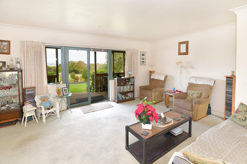 39 Crosland Road, Helensville - Carousel 20