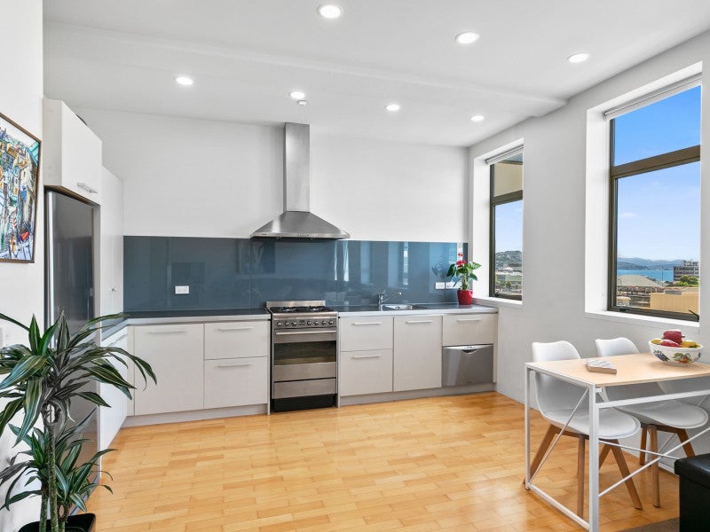 30/95 Molesworth Street, Thorndon, Wellington - Carousel 1