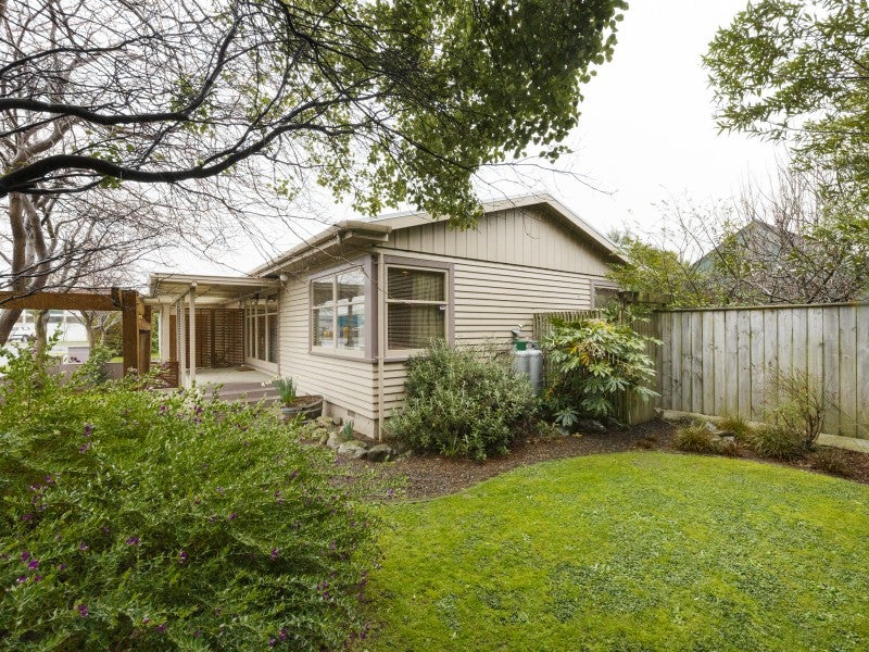 1B Wood Street, Takaro, Palmerston North - Carousel 1