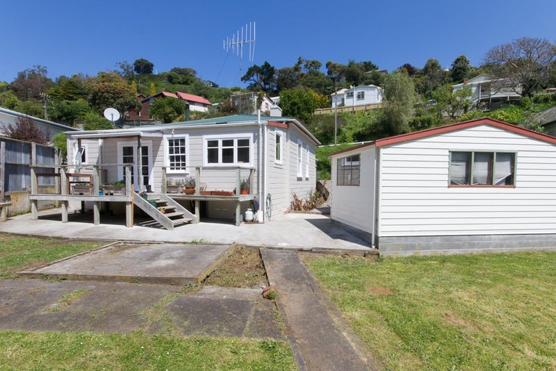 11 Forres Street, Durie Hill, Whanganui - Carousel 2