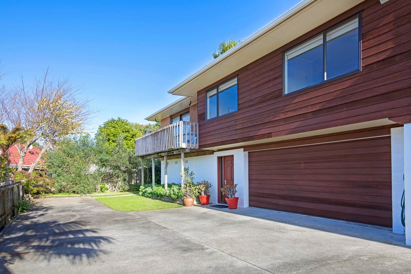 2/98 Gosford Drive, Botany Downs, Auckland - Carousel 26