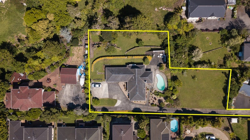 15A Paparoa Road, Cockle Bay, Auckland - Carousel 1