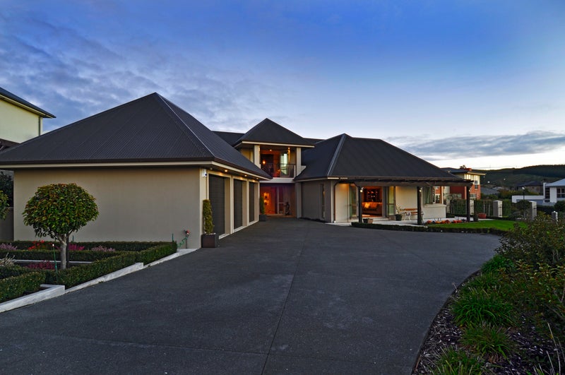10 Stonewall Place, Huntsbury, Christchurch - Carousel 1
