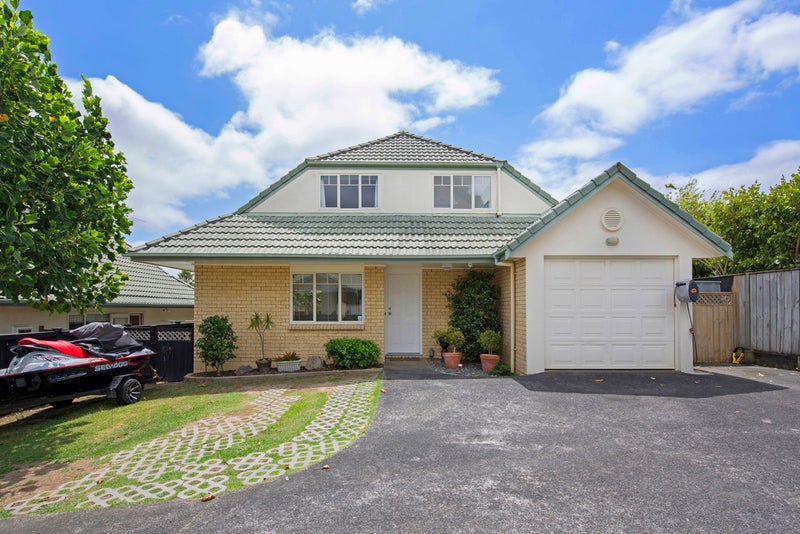 3/108 Bob Charles Drive, Golflands, Auckland - Carousel 1