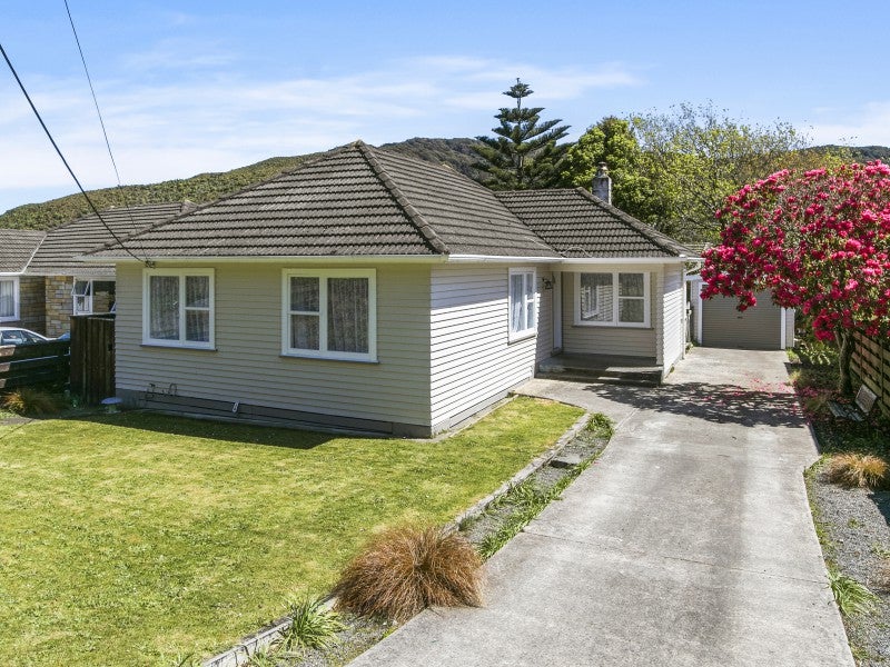86 Coast Road, Wainuiomata, Lower Hutt - Carousel 1