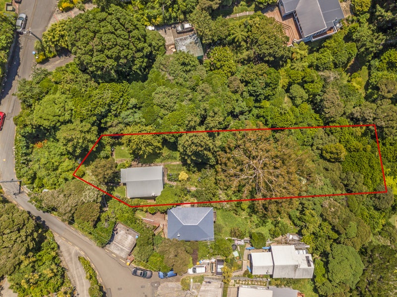 60 Gordon Road, Plimmerton, Porirua - Carousel 1