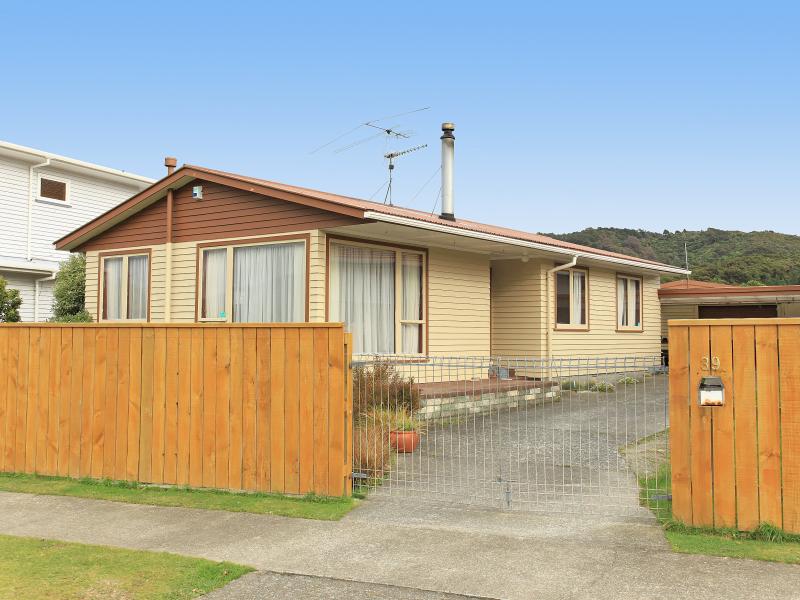 39 Meremere Street, Wainuiomata, Lower Hutt - Carousel 14