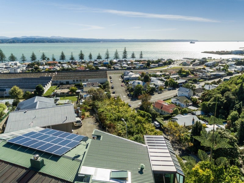 15 Milton Terrace, Hospital Hill, Napier - Carousel 1