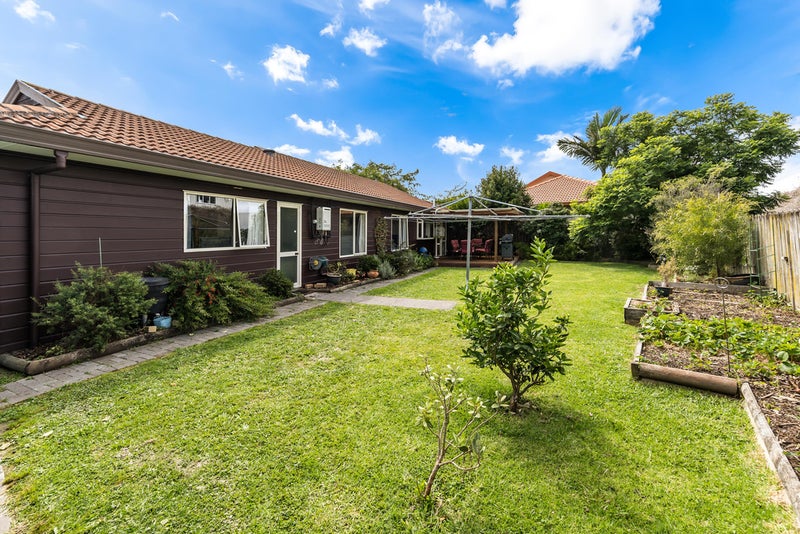 16 Tullis Place, Burswood, Auckland - Carousel 2