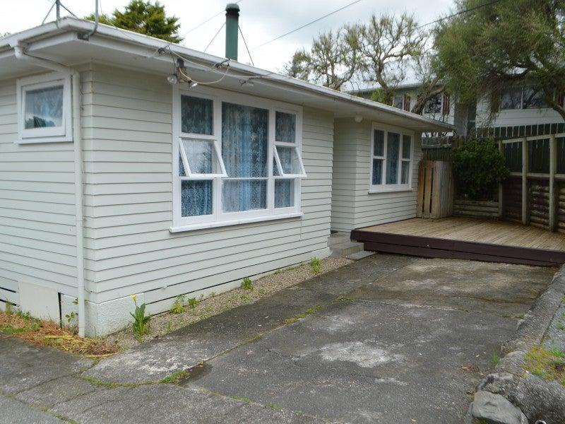 41 Levant Street, Cannons Creek, Porirua - Carousel 2
