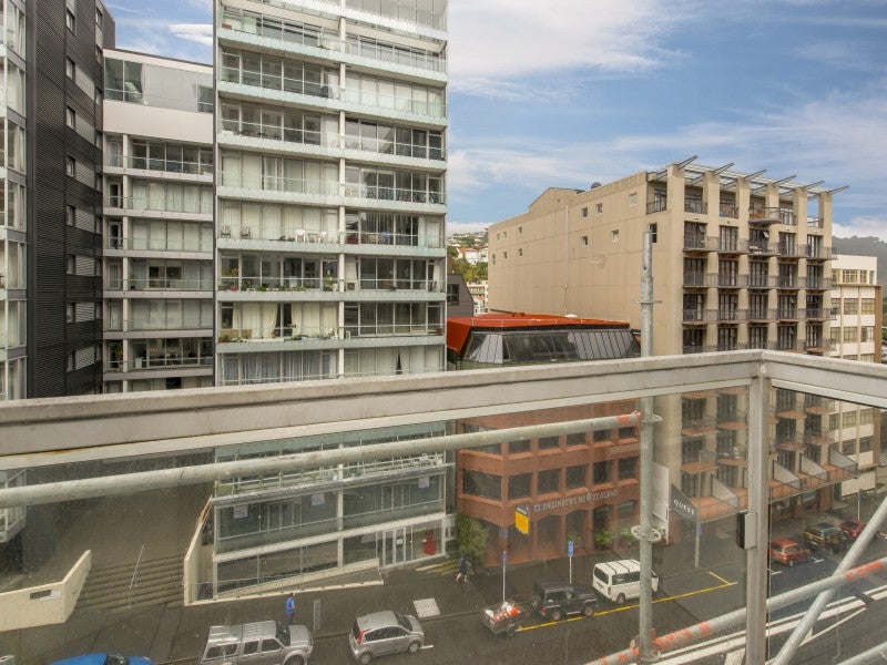 6C/163 The Terrace, Wellington Central, Wellington - Carousel 1
