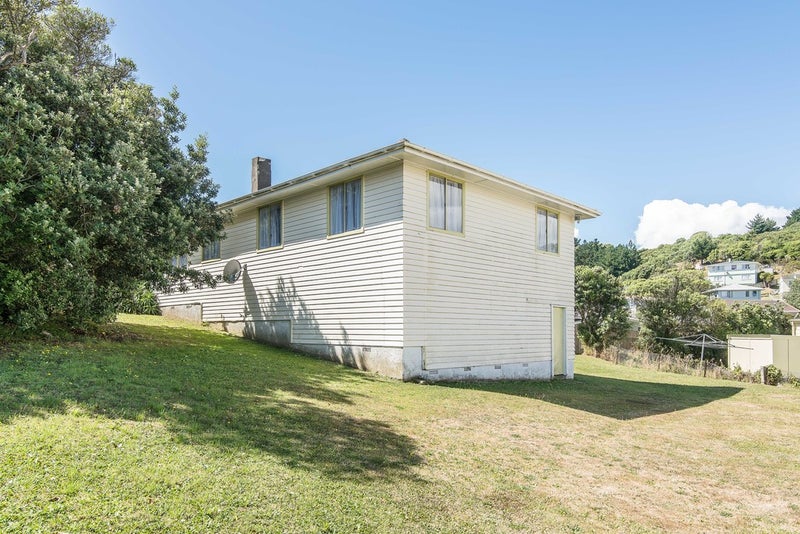 313 Warspite Avenue, Waitangirua, Porirua - Carousel 2