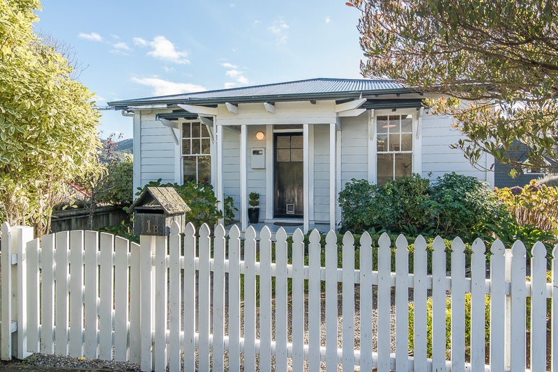 1B Pomare Street, Ngaio, Wellington - Carousel 1