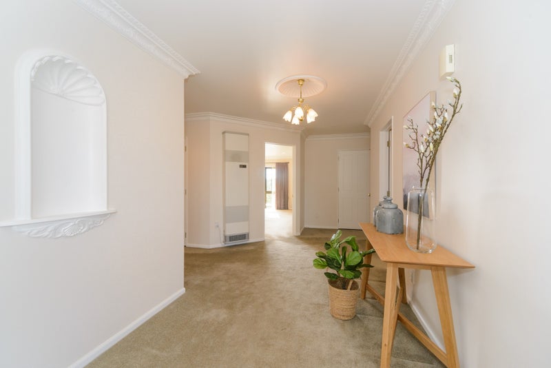 111 Summerhill Drive, Fitzherbert, Palmerston North - Carousel 2