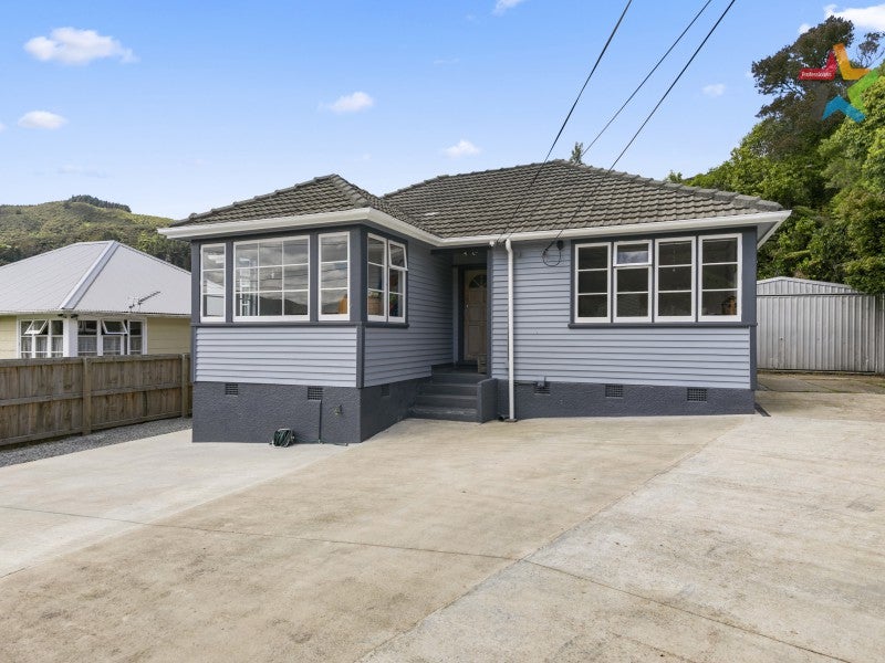 4 Frethey Grove, Naenae, Lower Hutt - Carousel 13
