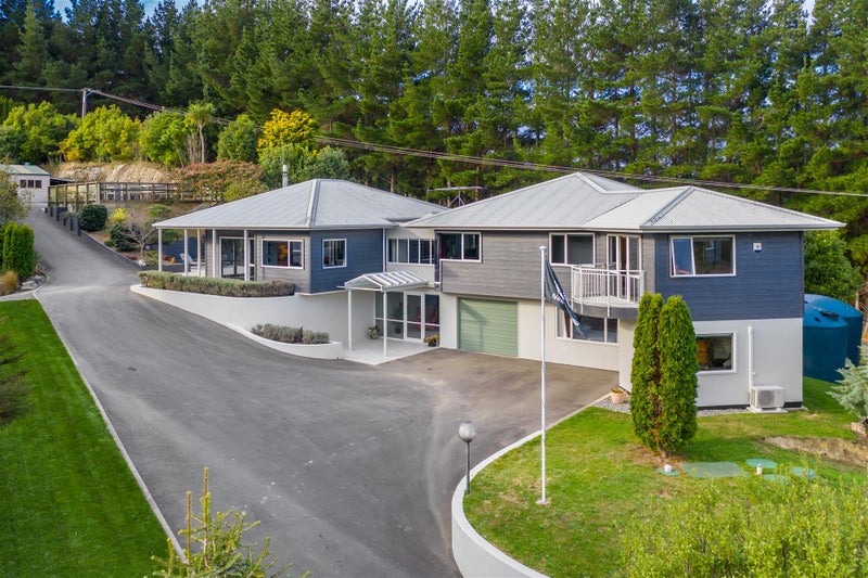 37 Flightys Road, Porirua - Carousel 1