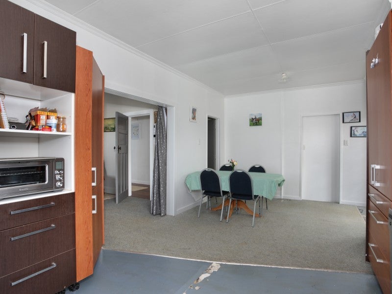 10 Ngareta Street, Marton - Carousel 2
