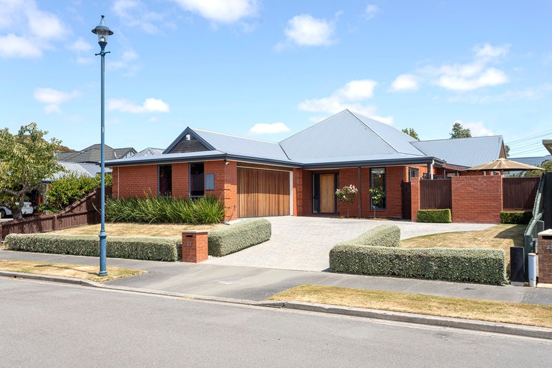 53 Chesterfield Mews, Russley, Christchurch - Carousel 1