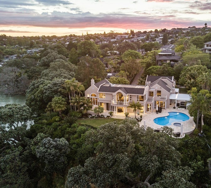 38 Tainui Road, Cockle Bay, Auckland - Carousel 1